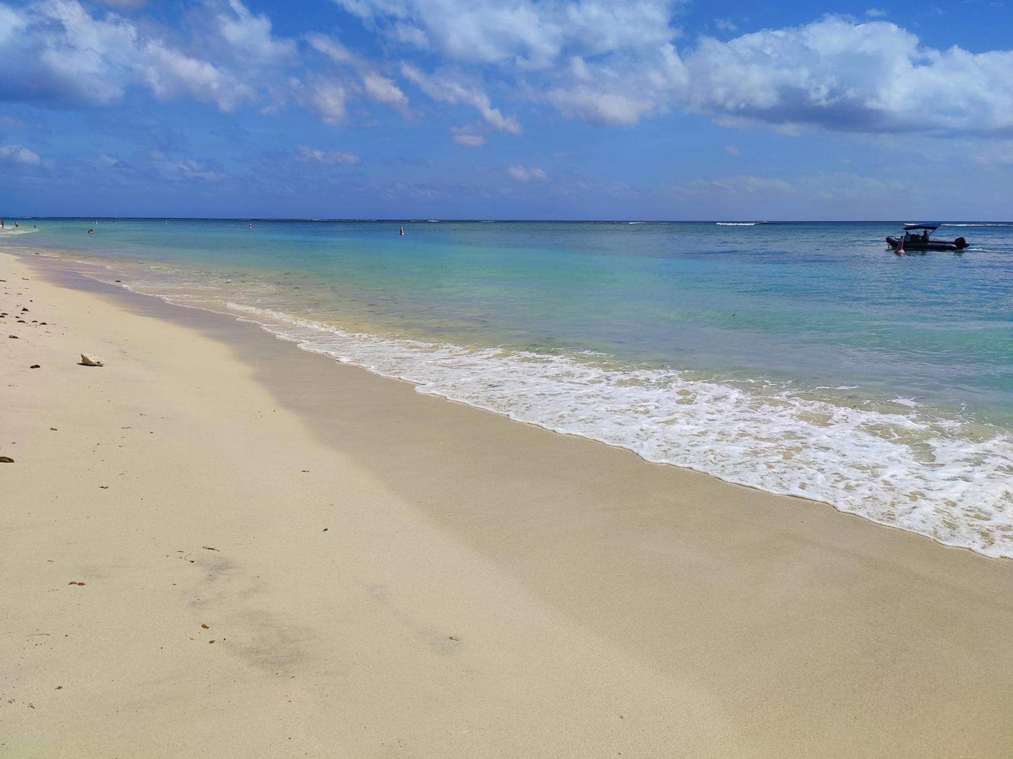 Fibonacci Beachfront Apartment Flic en Flac Экстерьер фото